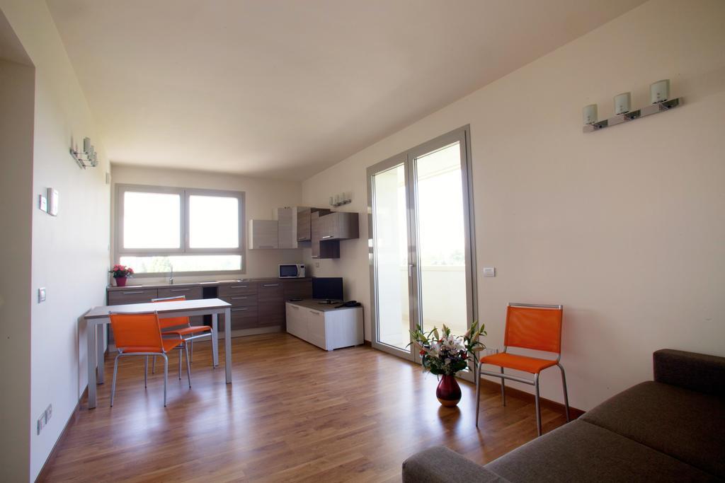 Residence Le Querce Cernusco Sul Naviglio Rom bilde