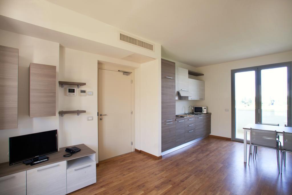 Residence Le Querce Cernusco Sul Naviglio Rom bilde